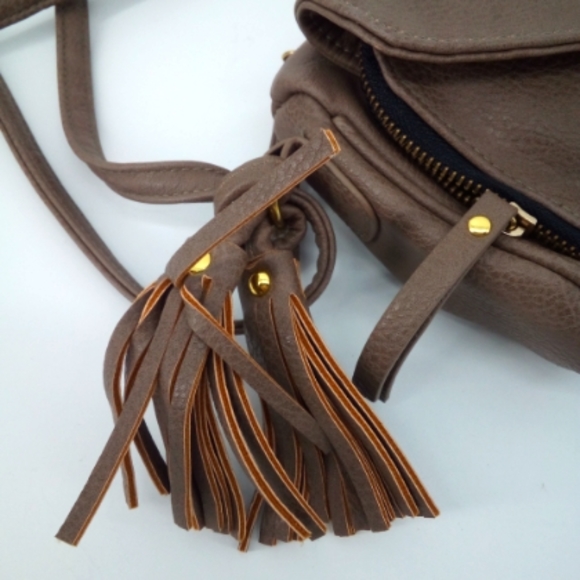 Ei8ht by Under One Sky Vegan Tan Striped Interior Tassel Small Crossbody Bag - Picture 8 of 12